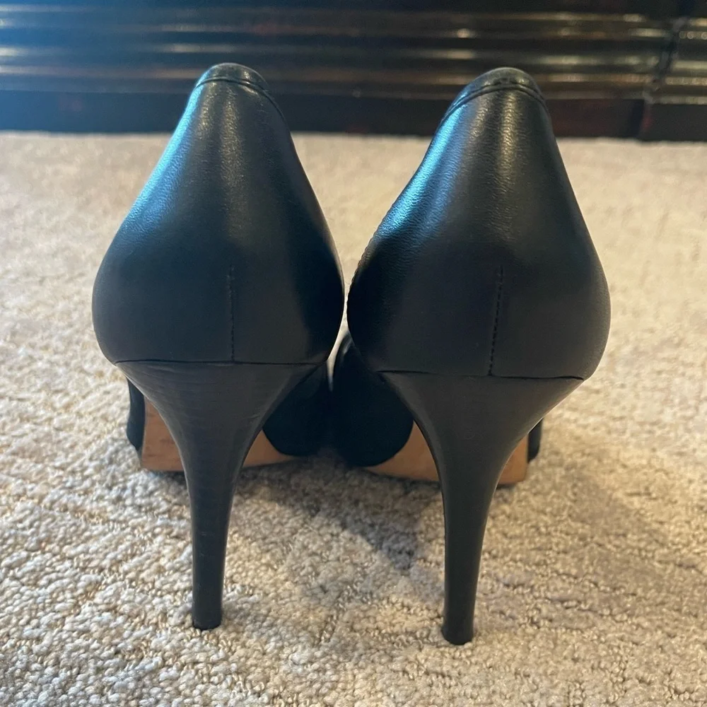 Coach Camille Signature Turn Lock Black Pump, Leather/Jacquard, Almond Toe, 8.5B - Picture 5 of 13